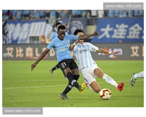 绿茵巅峰对决：广州富力vs大连人，南派灵动与北境铁血的直播盛宴